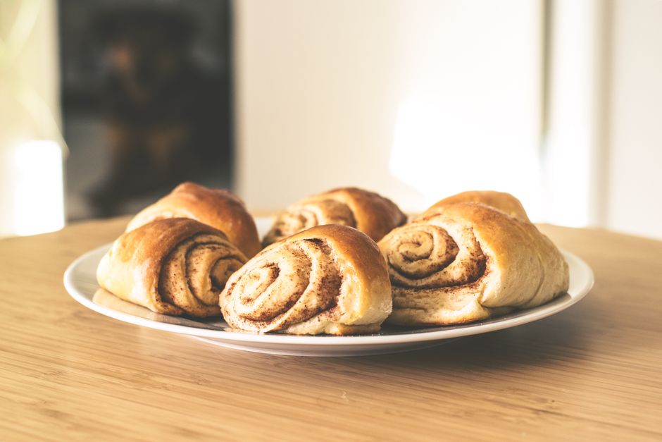 Cinnamon Roll Recipe (Soft & Fluffy)